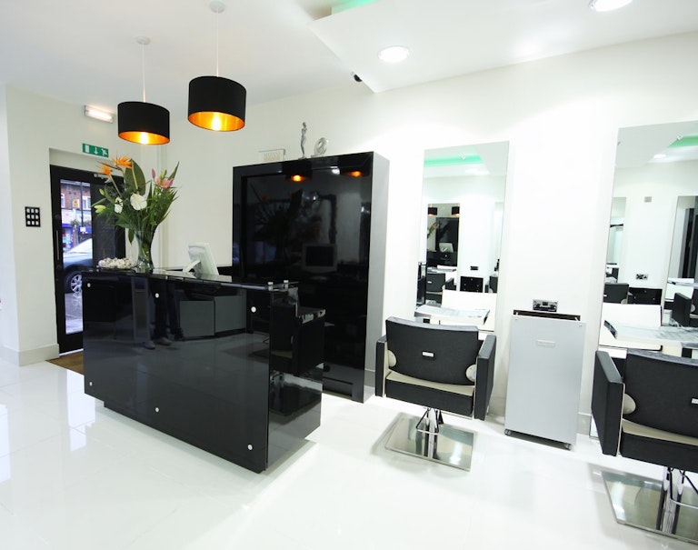Best Afro Hair Salons   Afrotherapy ?auto=format&w=768&q=80